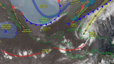 Este día, el frente frío núm. 11 y la masa de aire polar que lo impulsa se desplazarán rápidamente sobre la vertiente del golfo de México, originando lluvias fuertes a muy fuertes en el oriente y sureste mexicano, y chubascos en la península de Yucatán; así como lluvias puntuales intensas en zonas de Veracruz, Oaxaca y Tabasco.