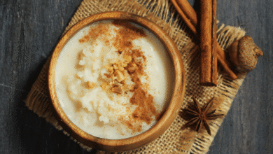 Te enseñamos a elaborar un arroz con leche con la textura cremosa perfecta, utilizando técnicas sencillas y ingredientes accesibles.