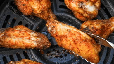 La freidora de aire se ha convertido en uno de los electrodomésticos más populares gracias a su capacidad para cocinar de forma rápida, saludable y sin sacrificar sabor.