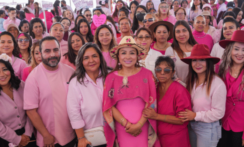 El lazo rosa que une a Nicolás Romero Mujeres marchan para crear conciencia contra el cáncer de mama (Foto Ana Rodríguez)