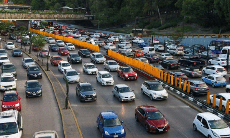 Este martes 28 de octubre de 2025, algunos vehículos tienen restringida su circulación en la Zona Metropolitana del Valle de México (ZMVM) y las recién incorporadas Zonas Metropolitanas del Valle de Toluca (ZMVT) y Santiago Tianguistenco (ZMST). La restricción tiene vigencia de las 5:00 a las 22:00 horas, y su incumplimiento puede acarrear multas superiores a los 3 mil pesos.