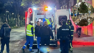 Motociclista se saltó el semáforo y resulto gravemente herido tras chocar con camioneta en Azcapotzalco (Foto por Ramón Ramírez)