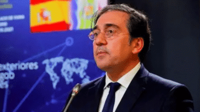La declaración del canciller español José Manuel Albares sobre el "dolor e injusticia" cometidos contra los pueblos originarios de México generó una fuerte reacción política en España.
