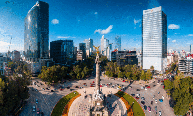El programa Hoy No Circula se aplica con normalidad este martes 4 de noviembre de 2025 en la Ciudad de México (CDMX) y 18 municipios conurbados del Estado de México (Edomex), sin activación de la Doble Hoy No Circula por Contingencia Ambiental.